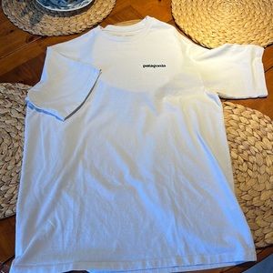 Patagonia T! Like new!